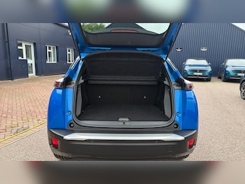 Used Peugeot 2008 2023 for sale - 78918089: Photo