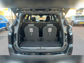 Used Peugeot 5008 2023 for sale - 76653142: Photo