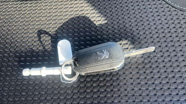 Used Peugeot 208 2016 for sale - 76143041: Photo 20