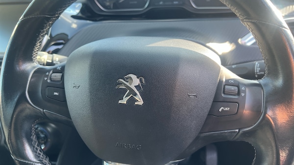 Used Peugeot 208 2016 for sale - 76143041: Photo 25