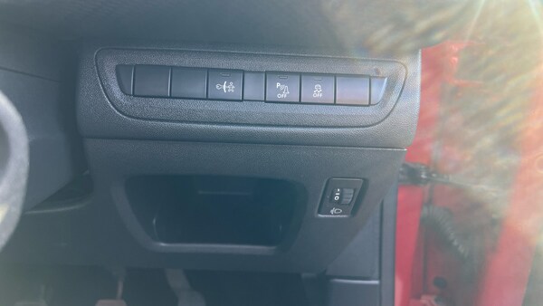 Used Peugeot 208 2016 for sale - 76143041: Photo 27