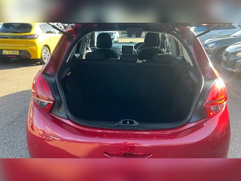 Used Peugeot 208 2016 for sale - 76143041: Photo 4