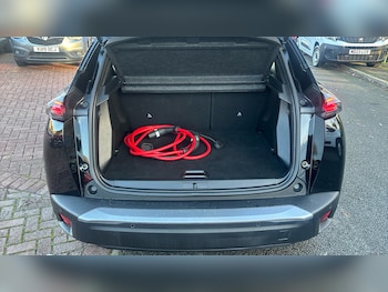 Used Peugeot 2008 2024 for sale - 76682280: Photo