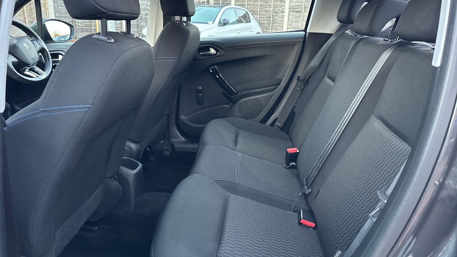 Used Peugeot 208 2018 for sale - 76490431: Photo 16