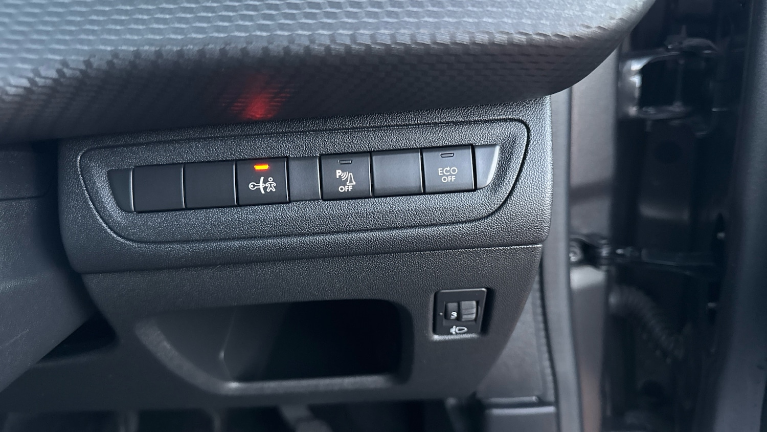 Used Peugeot 208 2018 for sale - 76490431: Photo 25