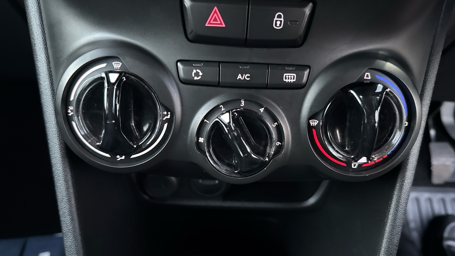 Used Peugeot 208 2018 for sale - 76490431: Photo 26