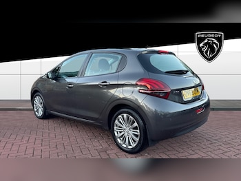 Used Peugeot 208 2018 for sale - 76490431: Photo