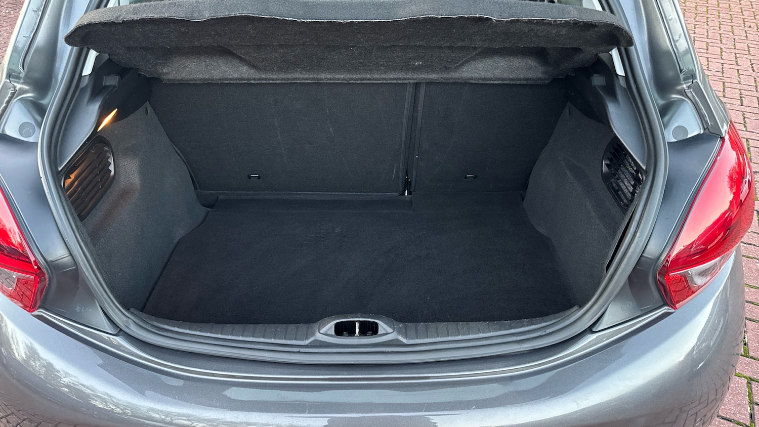 Used Peugeot 208 2018 for sale - 76490431: Photo 4