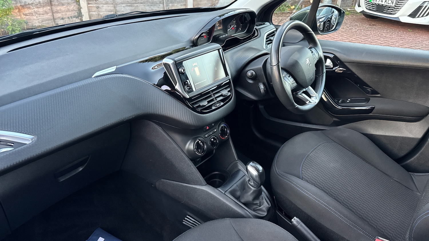 Used Peugeot 208 2018 for sale - 76490431: Photo 9