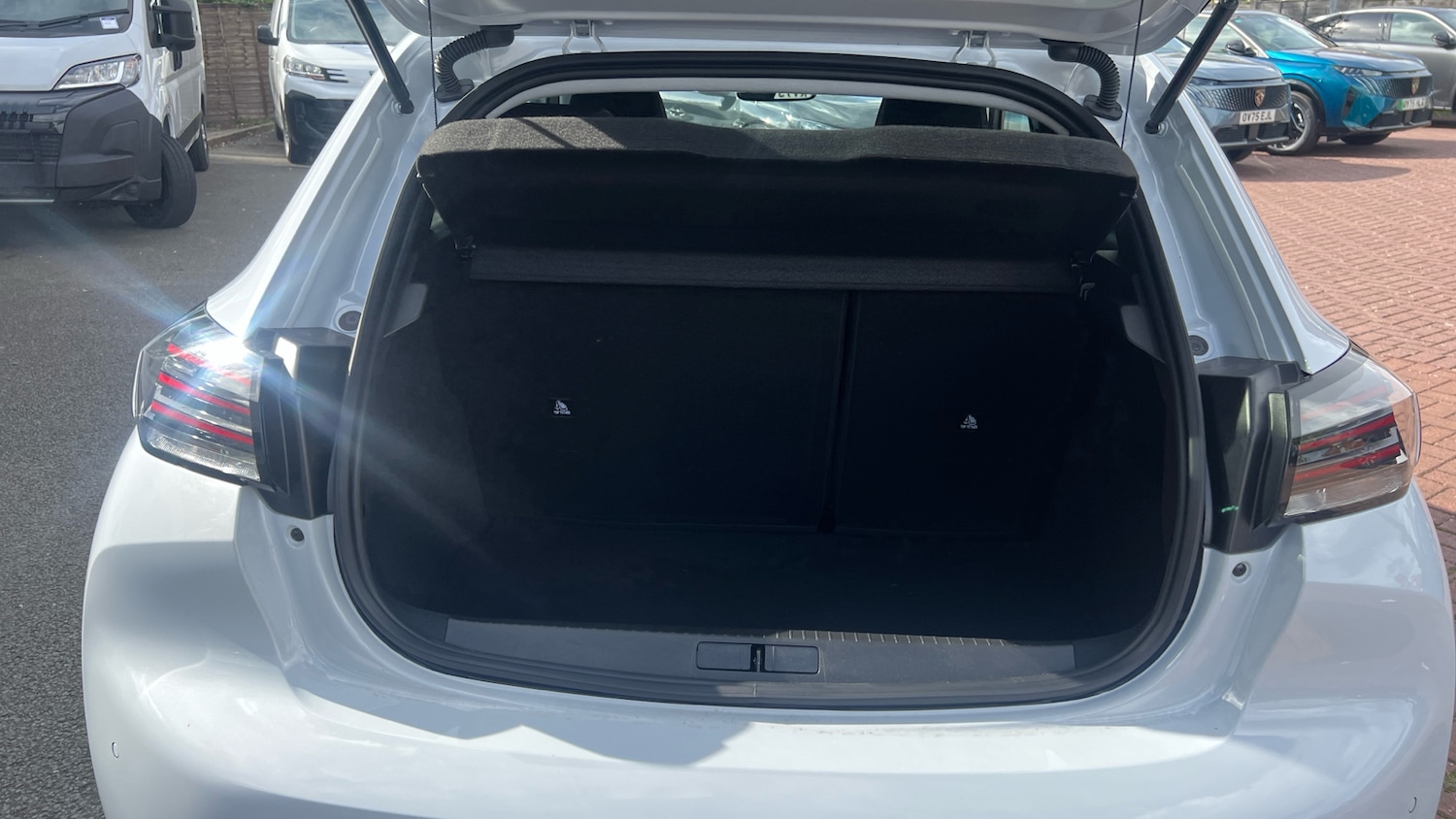 Used Peugeot 208 2025 for sale - 75874670: Photo 4