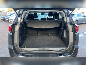 Used Peugeot 5008 2018 for sale - 76490433: Photo