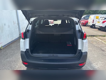 Used Peugeot 5008 2023 for sale - 75575054: Photo