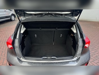 Used Ford Focus 2021 for sale - 76892873: Photo