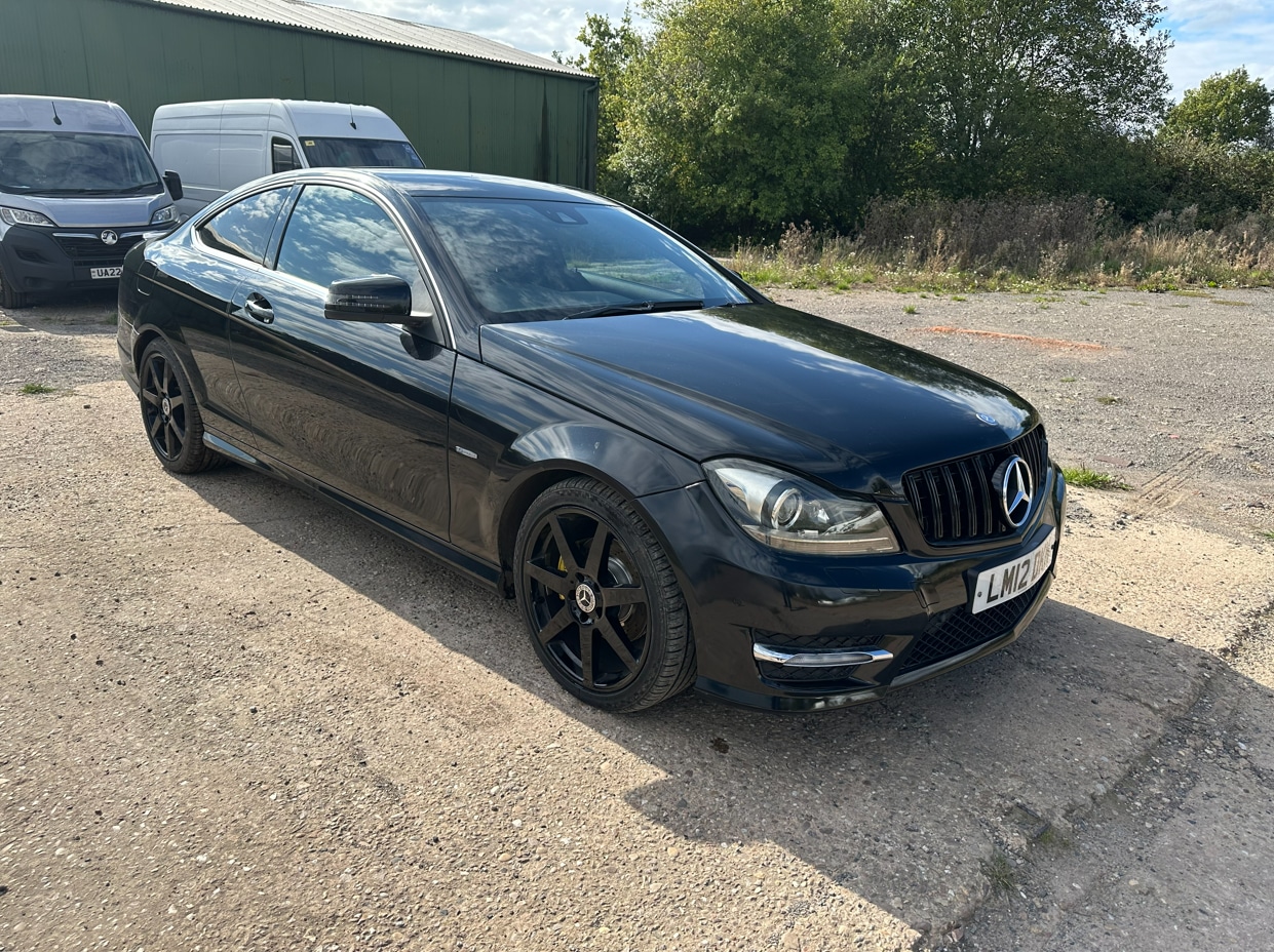 Used Mercedes-Benz C Class 2012 for sale - 76542810: Photo 2