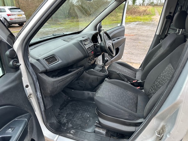 Used Vauxhall Combo 2015 for sale - 73410377: Photo 11