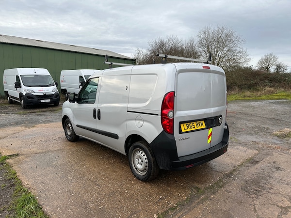 Used Vauxhall Combo 2015 for sale - 73410377: Photo 4