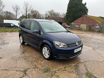 Used Volkswagen Touran 2013 for sale - 77432260: Photo