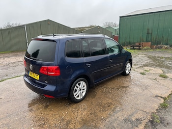 Used Volkswagen Touran 2013 for sale - 77432260: Photo