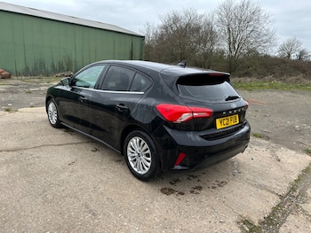 Used Ford Focus 2021 for sale - 77579600: Photo