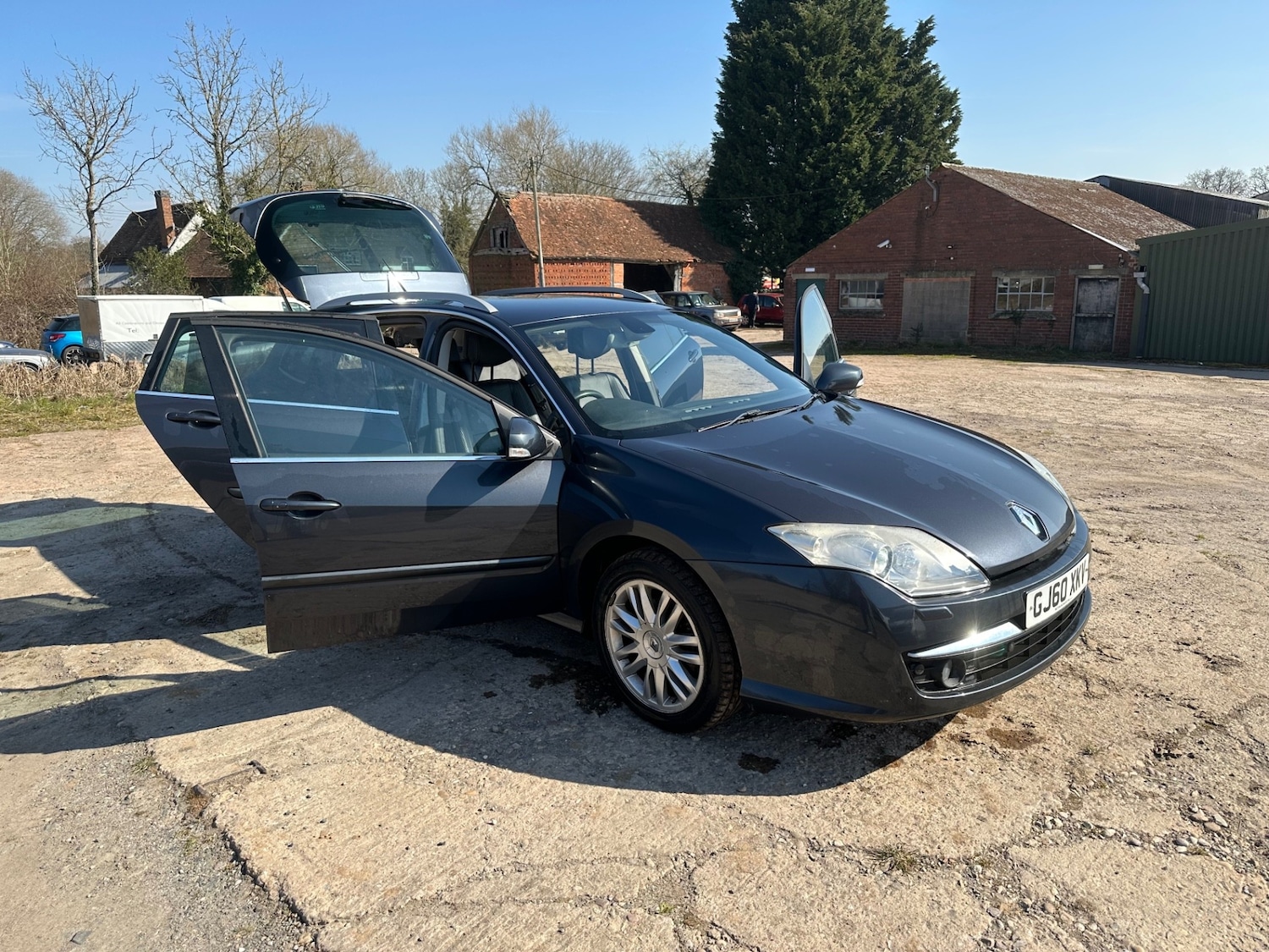 Used Renault Laguna 2010 for sale - 78144108: Photo 6