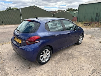 Used Peugeot 208 2016 for sale - 79446678: Photo