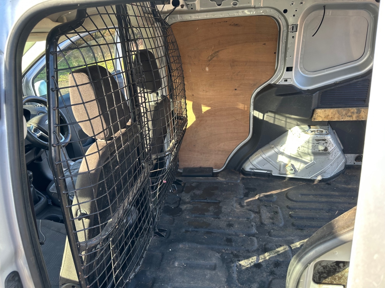 Used Ford Transit Courier 2015 for sale - 77245333: Photo 16