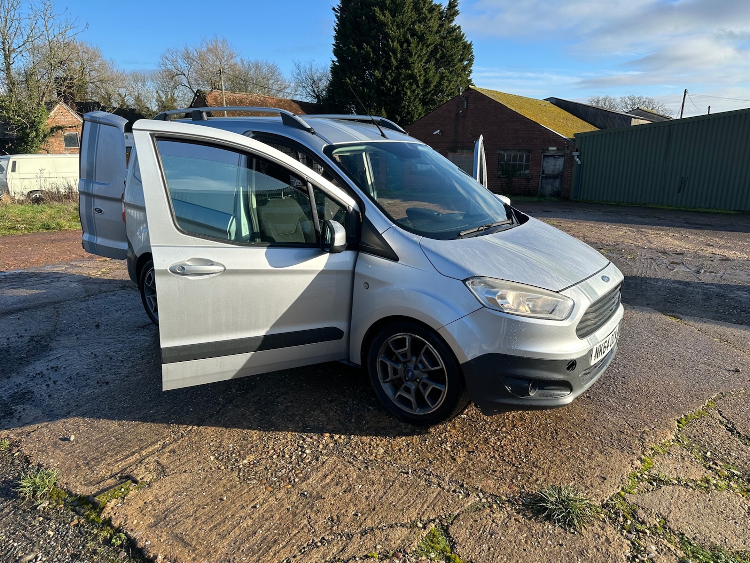 Used Ford Transit Courier 2015 for sale - 77245333: Photo 6