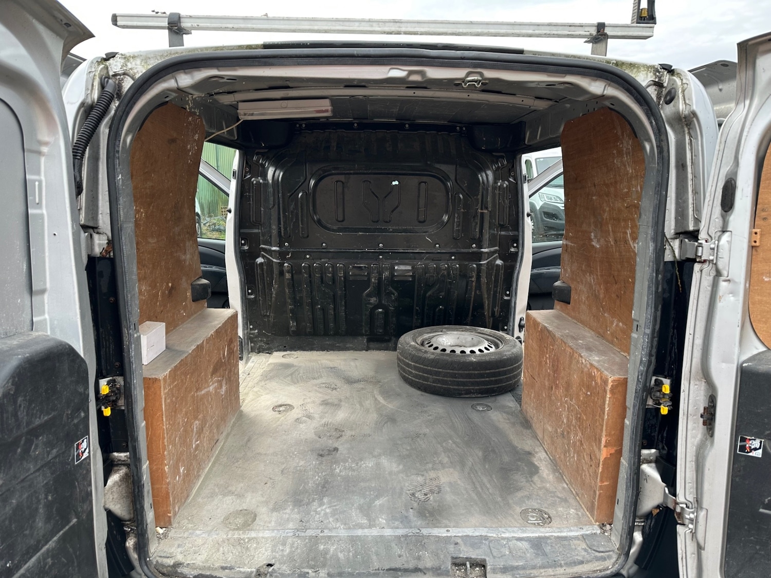 Used Vauxhall Combo 2015 for sale - 78143840: Photo 17