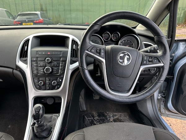 Used Vauxhall Astra 2015 for sale - 73525477: Photo 10