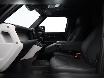 Used Land Rover Defender 2025 for sale - 78592580: Photo