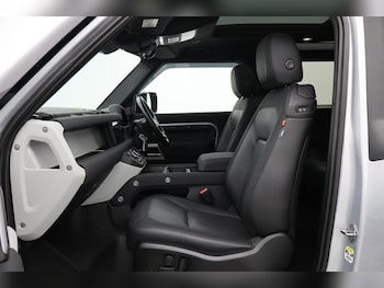 Used Land Rover Defender 2022 for sale - 77381073: Photo