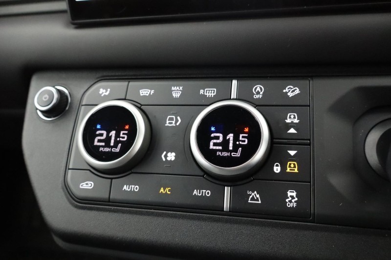 Used Land Rover Defender 2025 for sale - 77087671: Photo 18