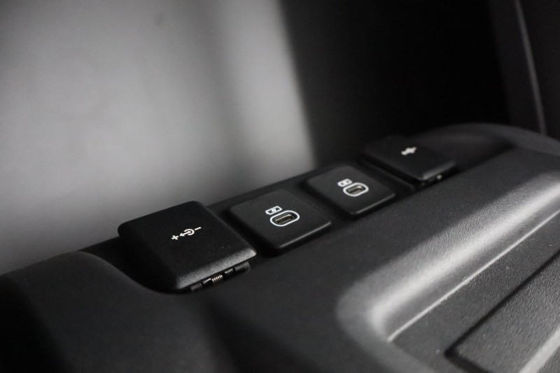 Used Land Rover Defender 2025 for sale - 77087671: Photo 50