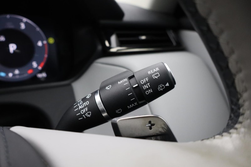 Used Land Rover Range Rover Velar 2024 for sale - 76981926: Photo 50