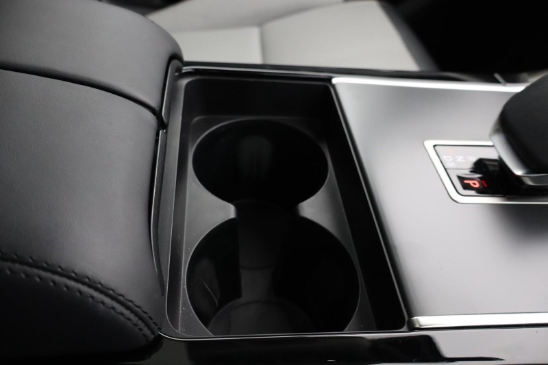 Used Land Rover Range Rover Velar 2024 for sale - 76981926: Photo 54