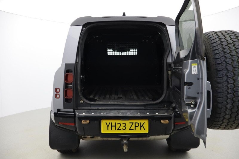 Used Land Rover Defender 2023 for sale - 76981818: Photo 10