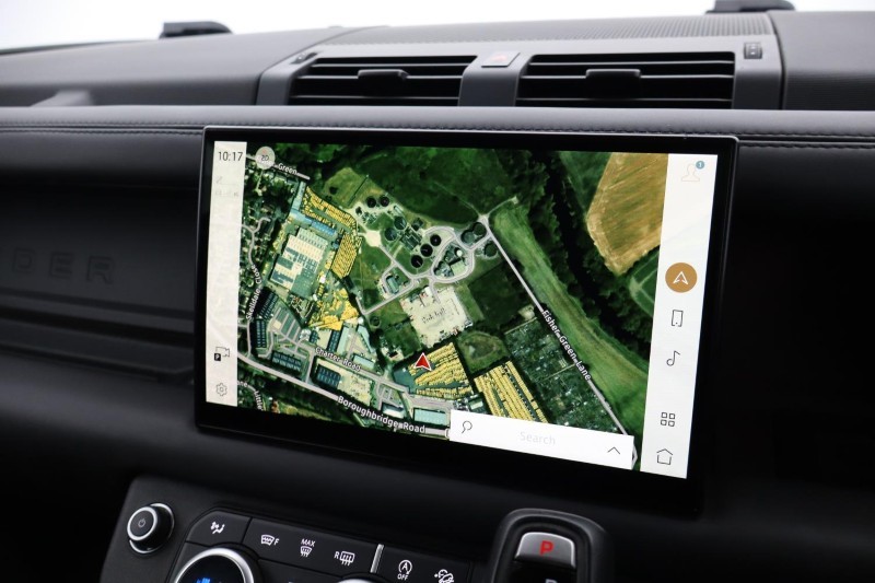 Used Land Rover Defender 2023 for sale - 76981818: Photo 11