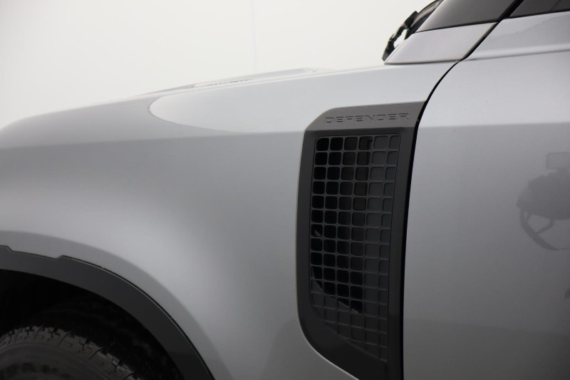 Used Land Rover Defender 2023 for sale - 76981818: Photo 28