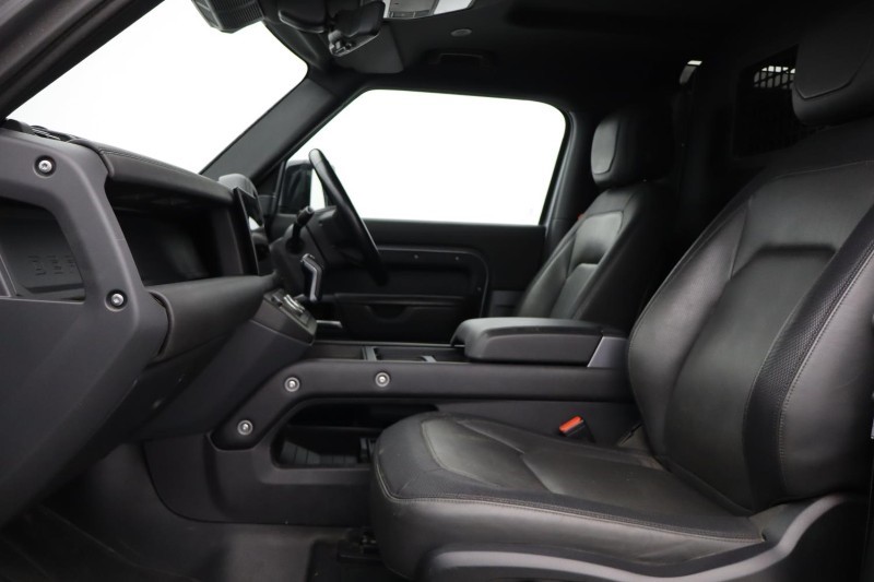 Used Land Rover Defender 2023 for sale - 76981818: Photo 3
