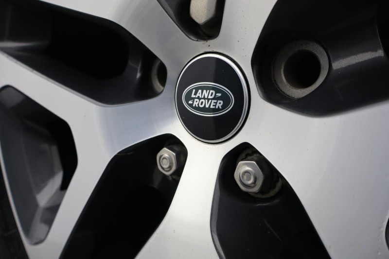 Used Land Rover Defender 2023 for sale - 76981818: Photo 32