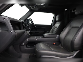 Used Land Rover Defender 2023 for sale - 76981818: Photo