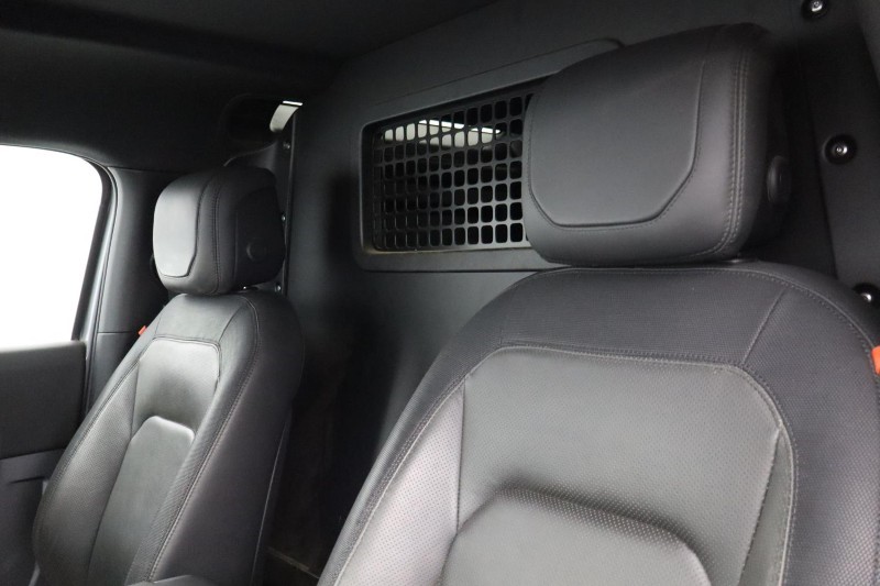 Used Land Rover Defender 2023 for sale - 76981818: Photo 4