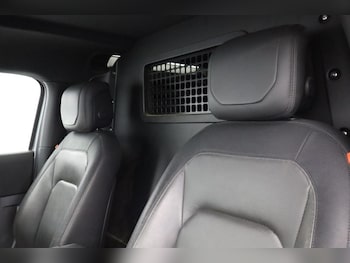 Used Land Rover Defender 2023 for sale - 76981818: Photo