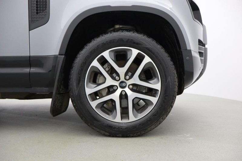 Used Land Rover Defender 2023 for sale - 76981818: Photo 8