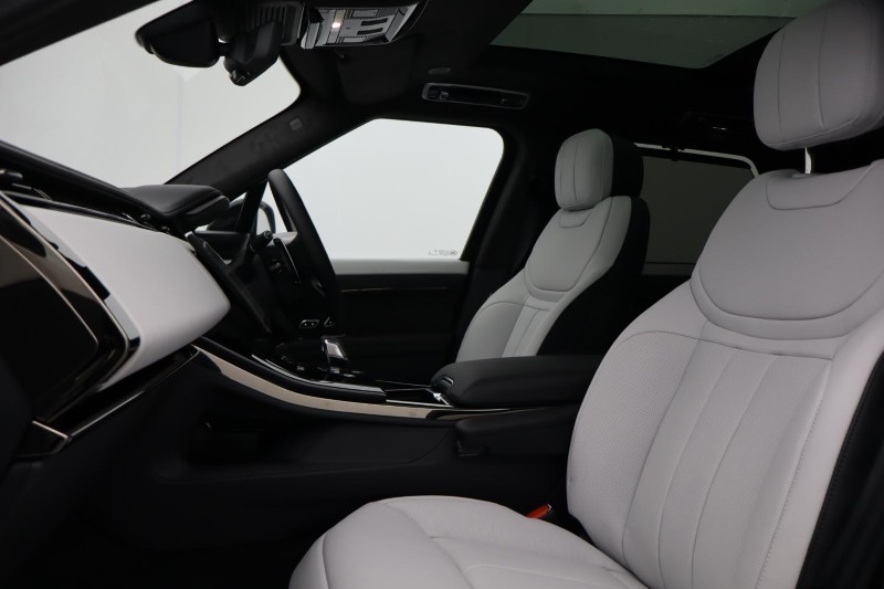 Used Land Rover Range Rover Sport 2025 for sale - 76982513: Photo 3