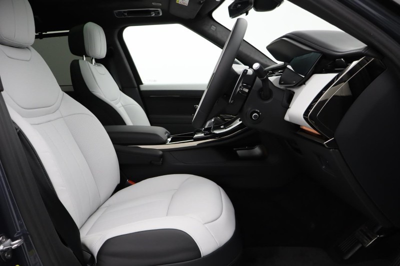 Used Land Rover Range Rover Sport 2025 for sale - 76982513: Photo 45