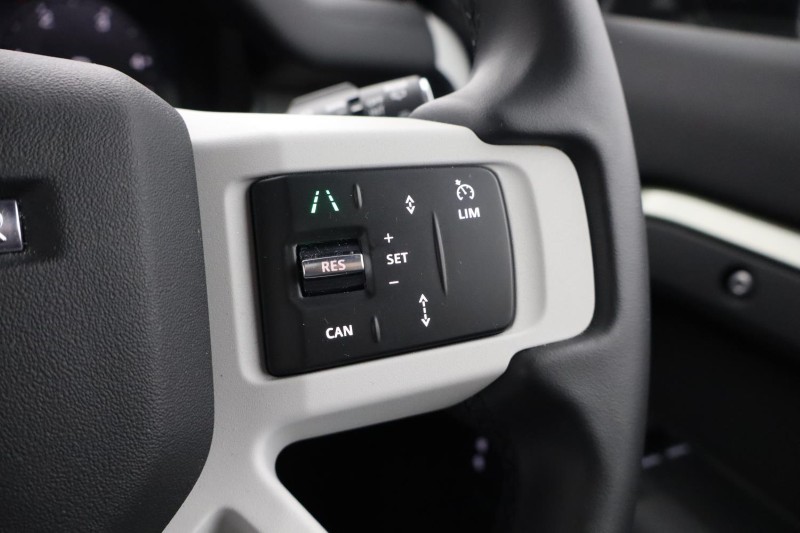 Used Land Rover Defender 2024 for sale - 77055706: Photo 31