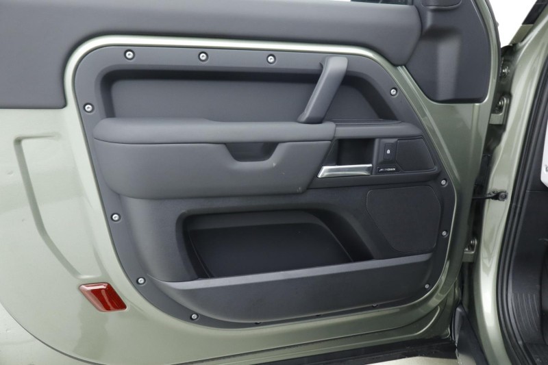 Used Land Rover Defender 2024 for sale - 77055706: Photo 46