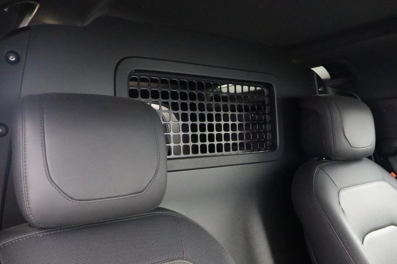 Used Land Rover Defender 2023 for sale - 78014717: Photo 4