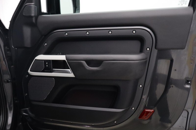 Used Land Rover Defender 2023 for sale - 78014717: Photo 41